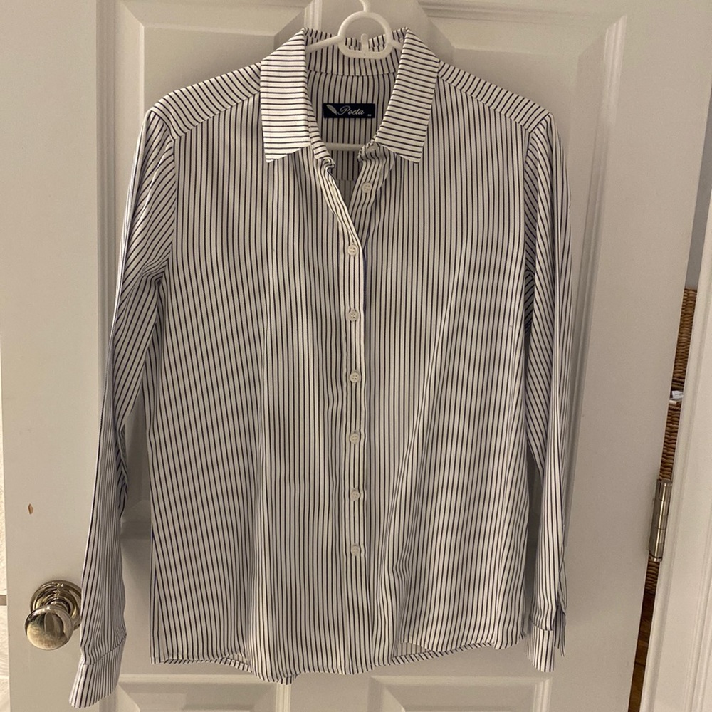 Poeta Womens Button Down, Size Medium
